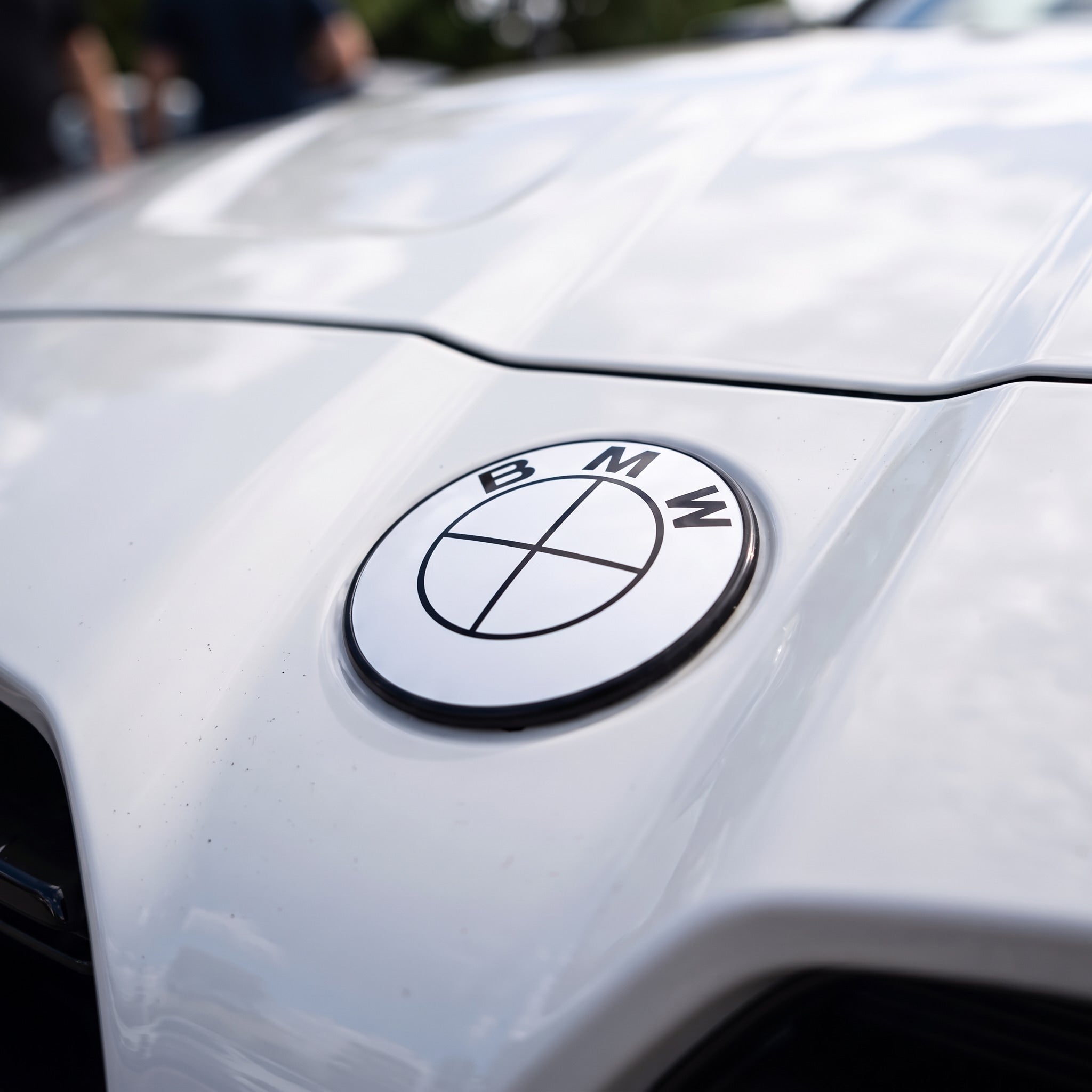 BMW Badge | Gloss White